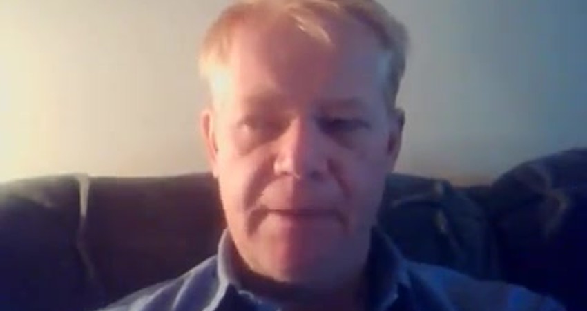 Dreaming of Change: Navigating Energies and Symbolic Journeys